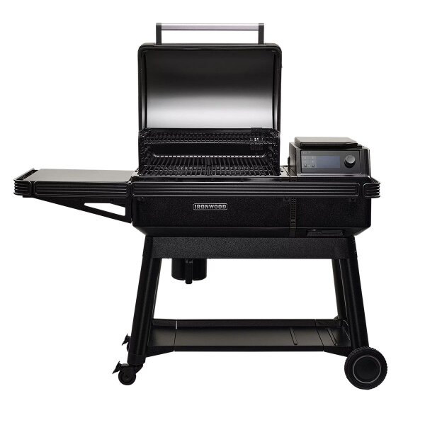 TRAEGER Ironwood Pellet Smoker NEW