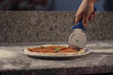 Pizzaschneider GI-METALL Edelstahl Profiwerkzeug aus Italien Schneiderad 
