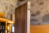 BBQ Brett Tagliere BBQ in noce con logo Grillstore